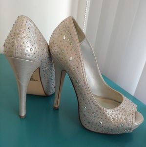 Heart in D Peep Toe Sparkly Heels Sz 8